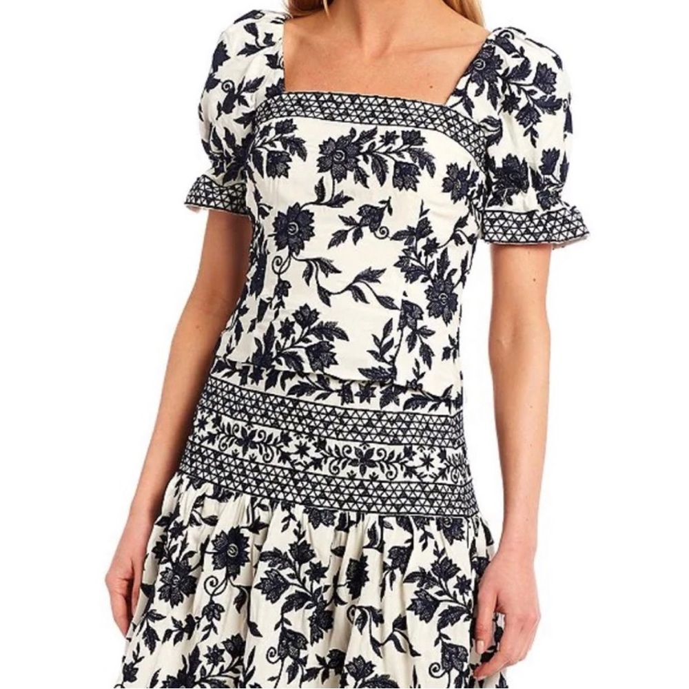 Antonio Melani embroidered set. Top size 4 and skirt size 4. Worn once.
